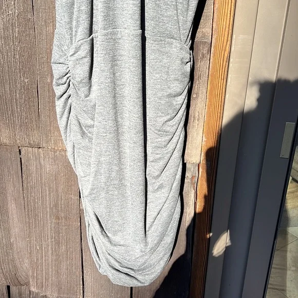 Athleta Spirts Dress Razor back, built in Bra, ruched bottom, figure flattering. - Picture 7 of 9